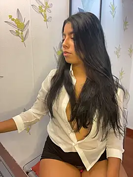 Laia_white webcam