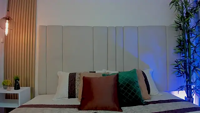 Victoria_Rosee webcam