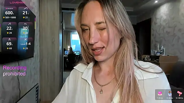 lady_nati (F milf) - take off my dress