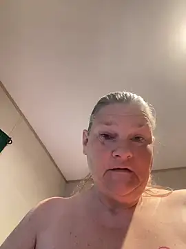 roxie6989 (F mature) - 200