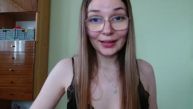LooveELLYx webcam