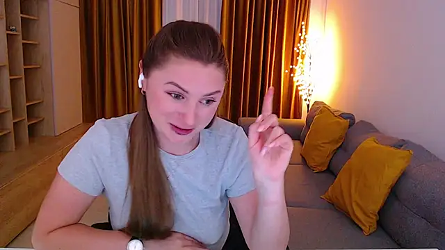 mia_bloomy webcam