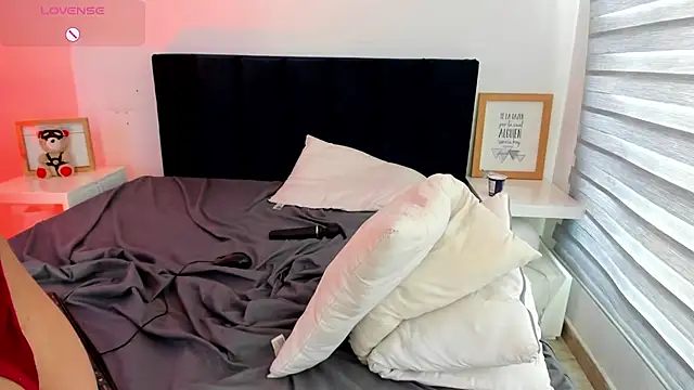 melanie_roux__ webcam