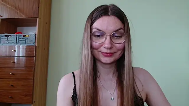 LooveELLYx webcam