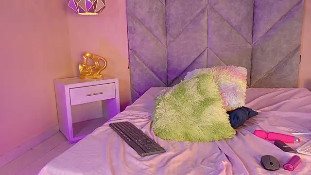 SERENA_JONESS webcam