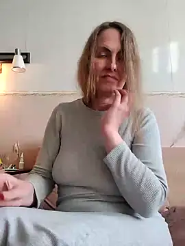 evelina cute