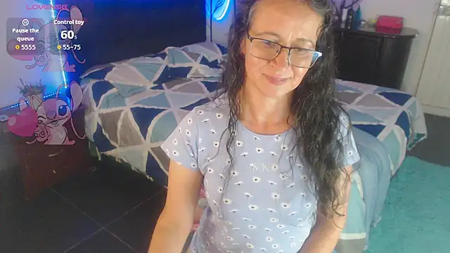 aura_latinax webcam