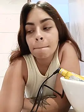 Webcam Model (Ivanna2)  is live.Free join now!