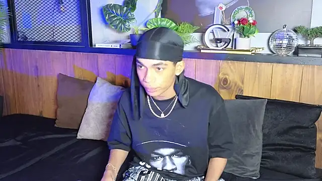 AlanCutee webcam