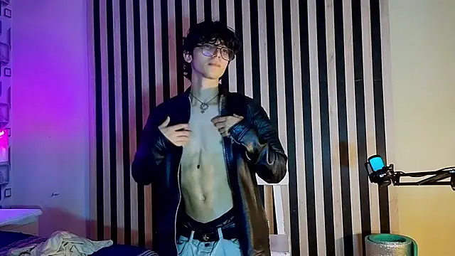 Twink_Sebas7 webcam