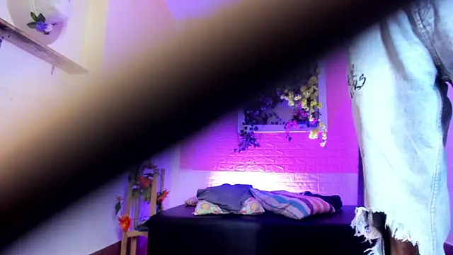 Katy_bratz_ live sex cam