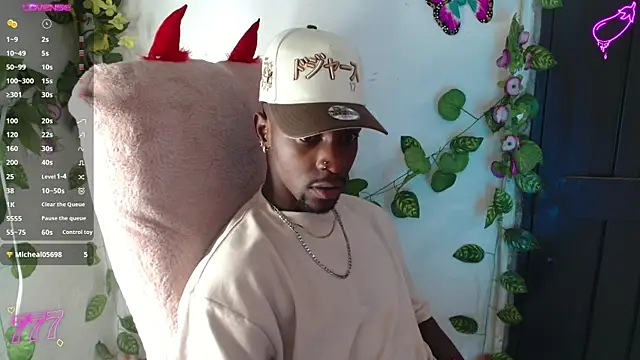 Aroonsexyboy webcam