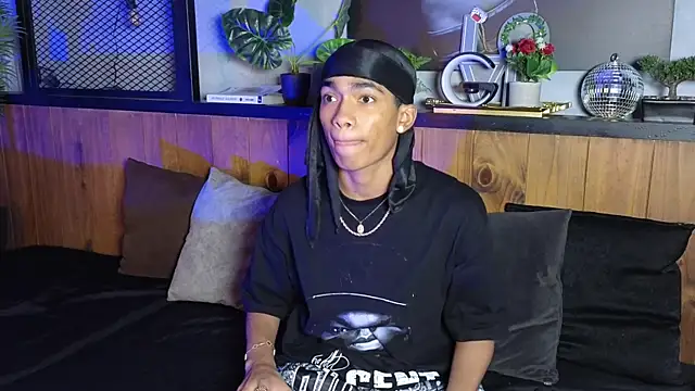 AlanCutee webcam