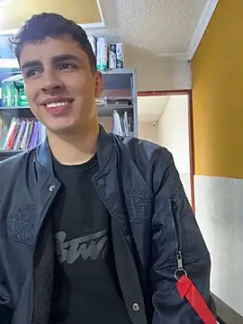 AdrianRinaldi live sex cam