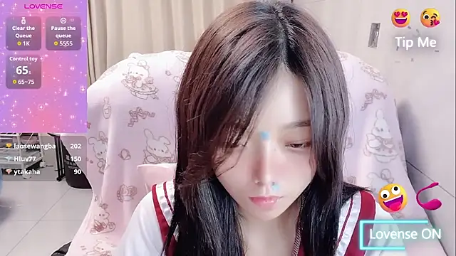 puting_q (F teen) - 玩瑜伽球
