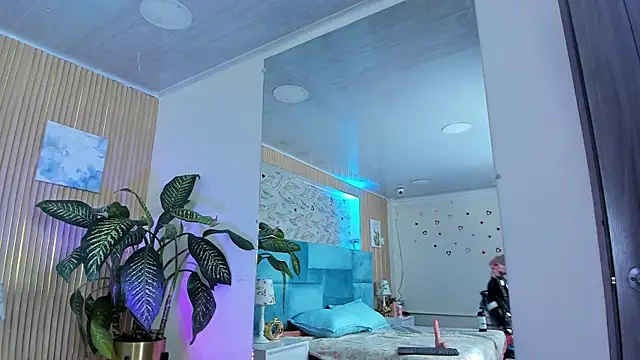 delphine_doll (F teen) - play my tits
