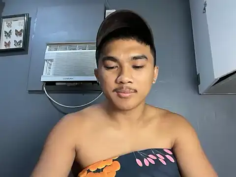 pinoyAdrianneXXX webcam