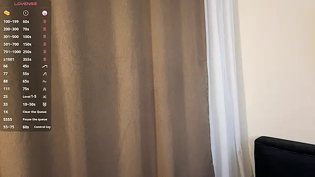 Ur_neighbor_Kira webcam