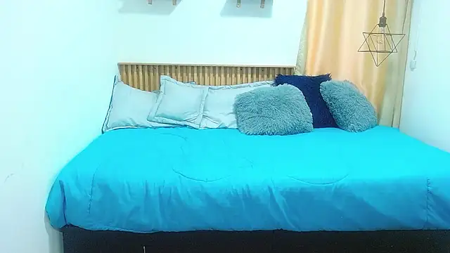 Violet_2003 webcam
