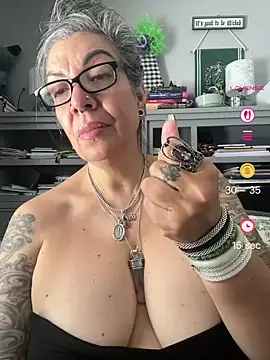 dieseldame1313 webcam