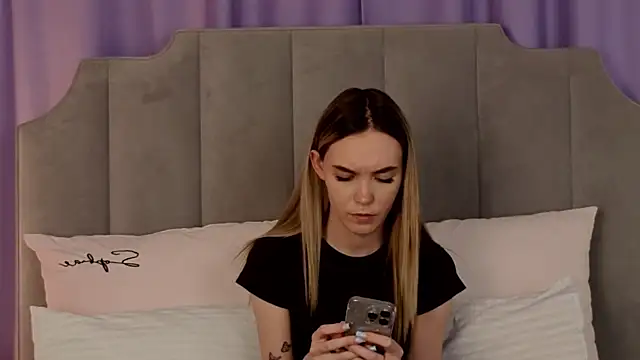 NikkiRyx webcam