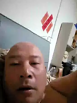 123wcnmlgb123 (Ask my age) - 攒钱还债
