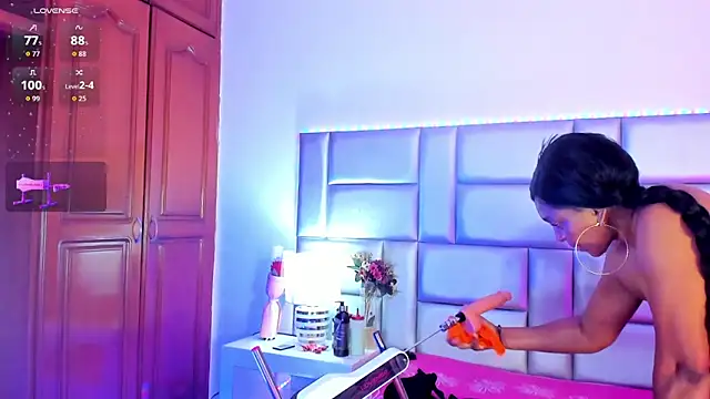 LovelyNickii webcam