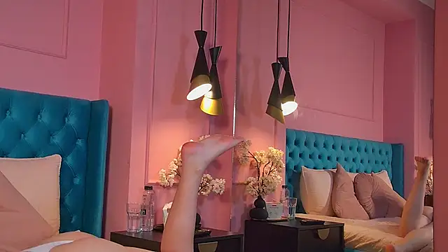 Roxy_Wilde webcam