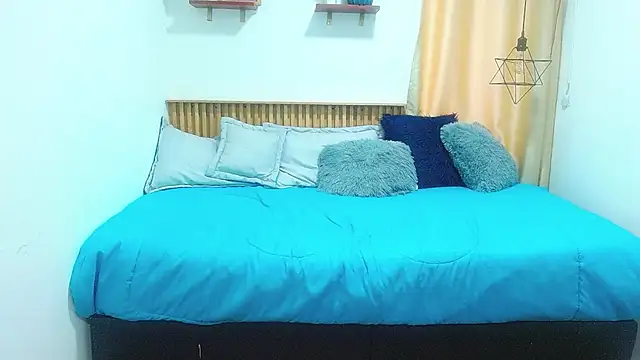 Violet_2003 webcam