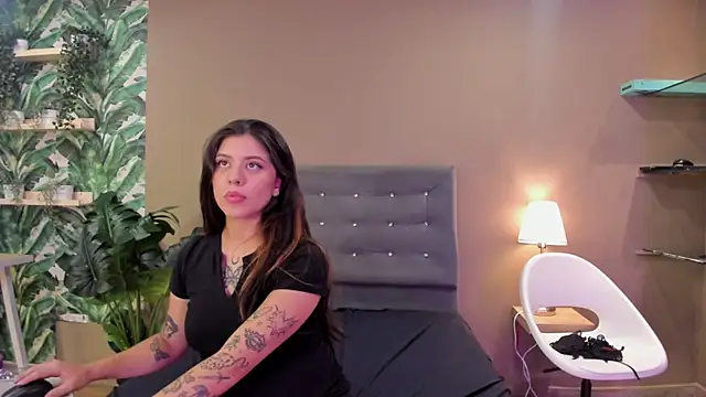 liahkiss_ - LiahKiss_'s free webcam - UK Sex Cams