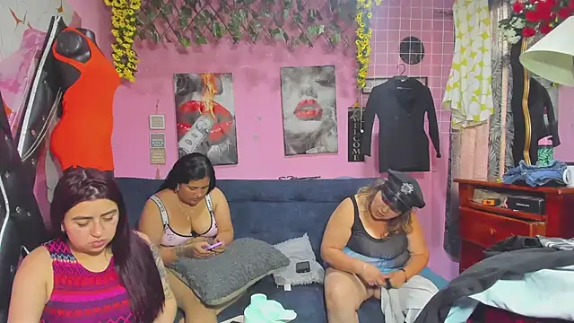 lesbiancuple webcam