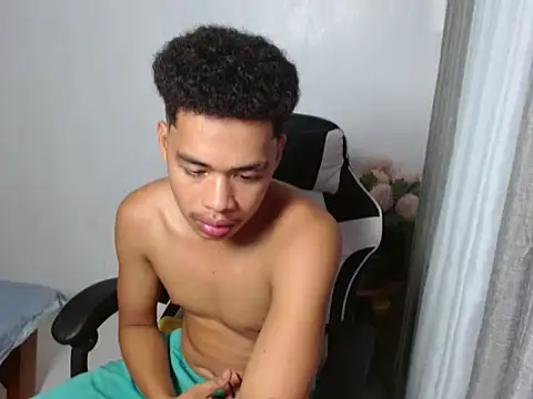 curlyasian_njxx (M twink) - public cum show