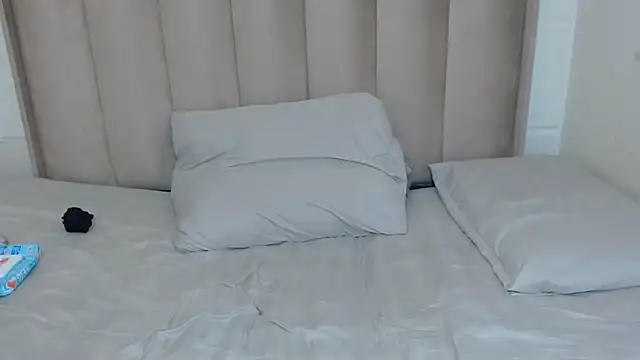 CuteHoney92 webcam