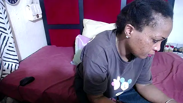 MaximTease24 webcam