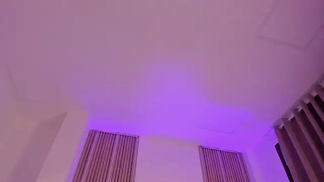 Victoria_Beaumont webcam