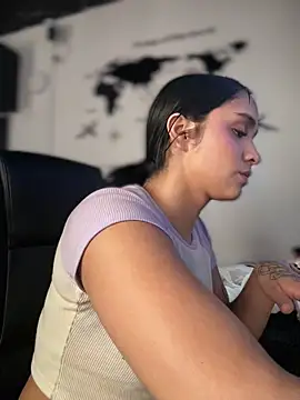 Isabella-Teen webcam