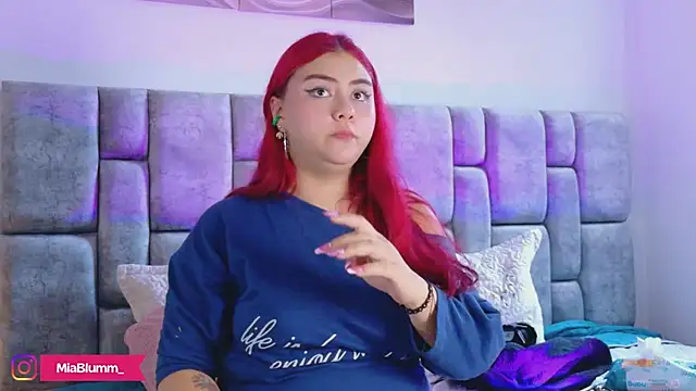 MiiaBlumm_ webcam