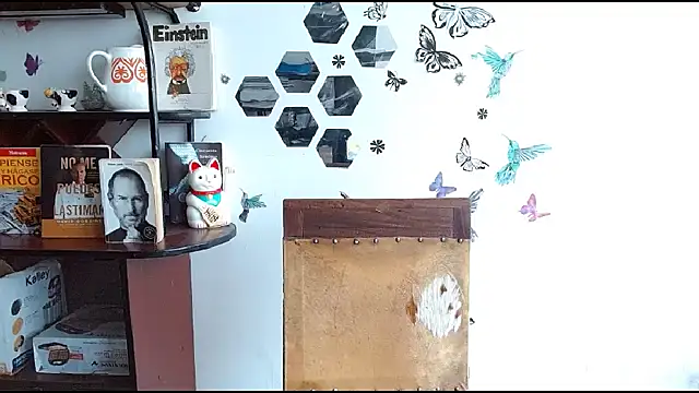 LauraMallioni webcam