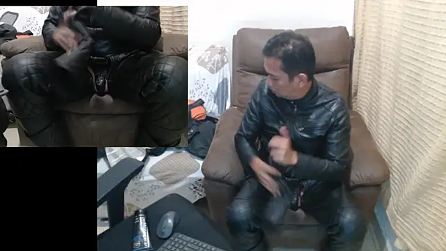 Leatherbdsm81 webcam