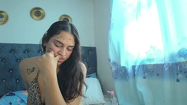mia_ruiz webcam
