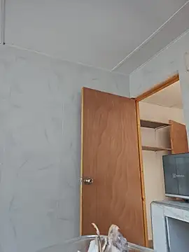 Milu_Luthor webcam