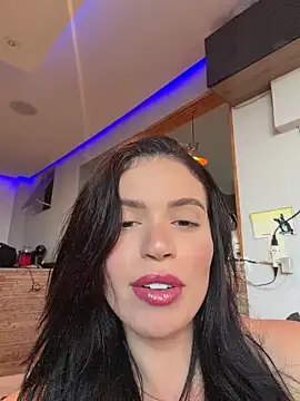 Rafaellaz Live Webcam on Stripchat