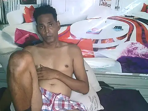 indianhunk01 (Ask my age) - cumm show