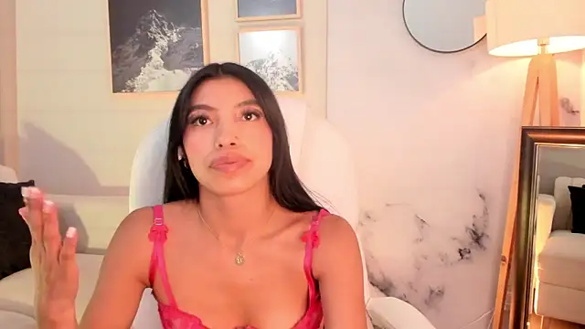 Tiffany_Low webcam