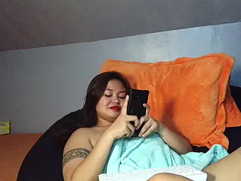 Chillntalkmami webcam