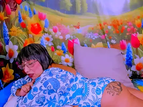indianroxy webcam