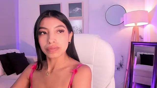 Tiffany_Low webcam