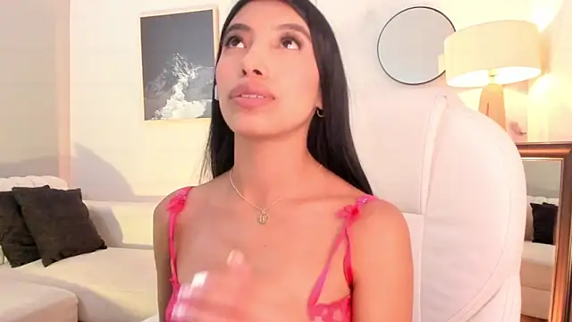Tiffany_Low webcam