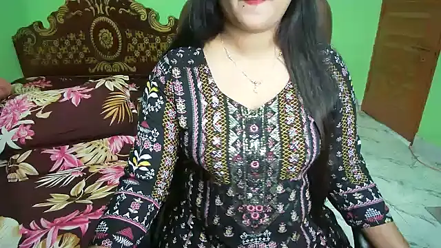 BengaliQueenStar webcam