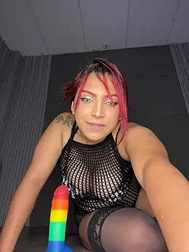 Webcam Model (GiaRedd)  is live.Free join now!